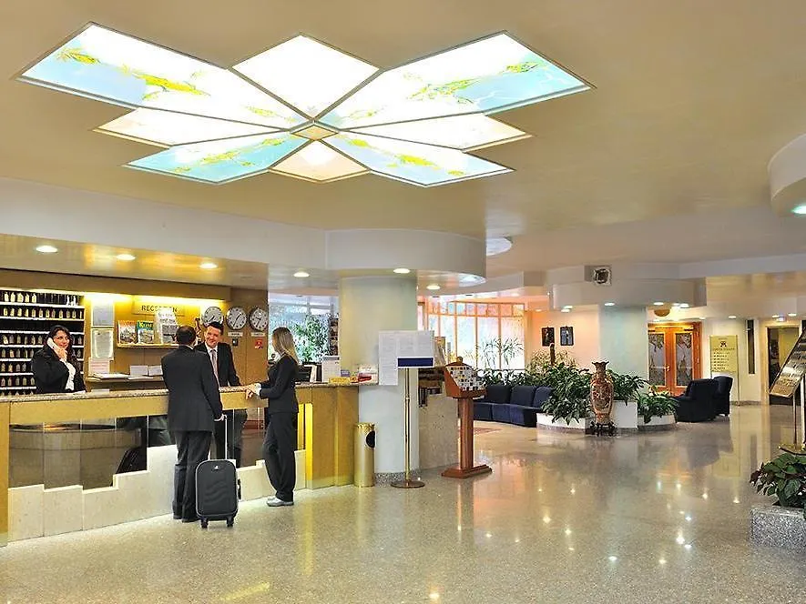Hotel Pineta Palace Roma 4*,  Italia