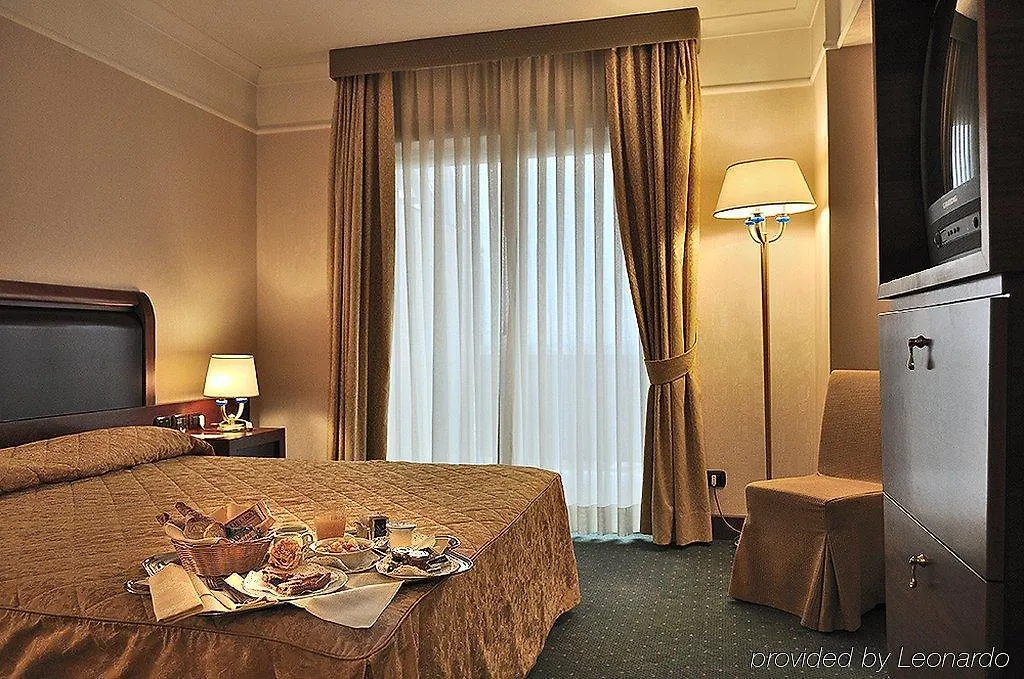 Hotel Pineta Palace Roma 4*,