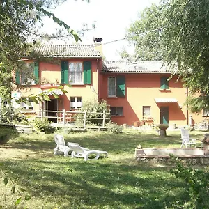  Farm stay Agriturismo Piccola Raieda Italy